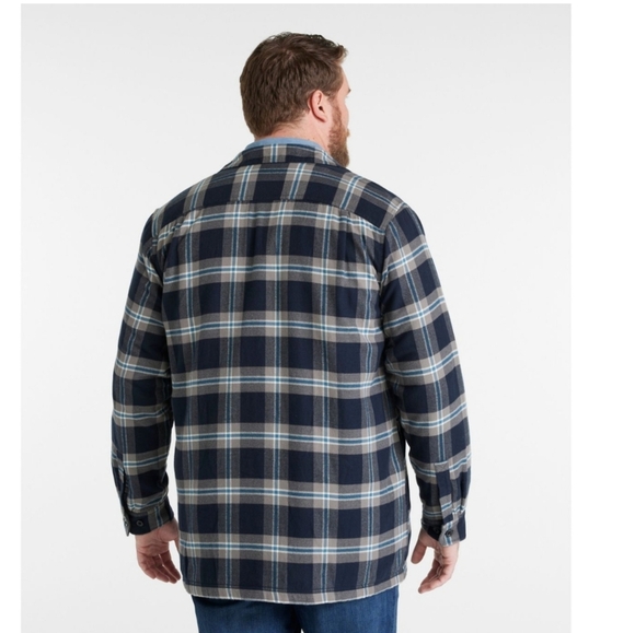 L.L.BEAN Men's Fleece-Lined Flannel Shirt, Traditional Fit. Classic Navy.Size XL - Picture 2 of 15